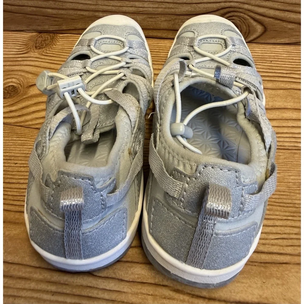 Keen Girls Moxie Sandal Waterproof Outdoor Hiking Play Shoes Water Silver sz 1